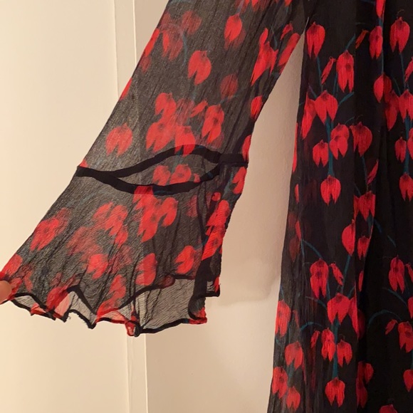 Rachel Zoe Silk Black and Red 70s Flowy Mini Dress - Picture 6 of 7